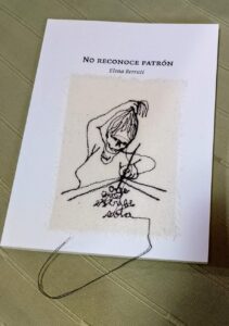No reconoce patrón, poemario de Elena Berruti, con arte de tapa de Romina Gonella.