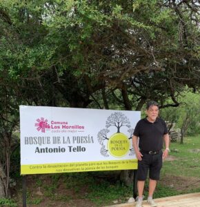 Antonio Tello tiene un bosque de la poesía, en honor a su trayectoria.
