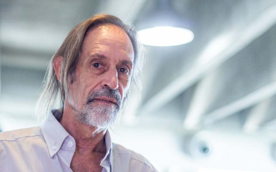 El escritor Marcelo Fagiano, premiado en La Habana, Cuba, por su poesía